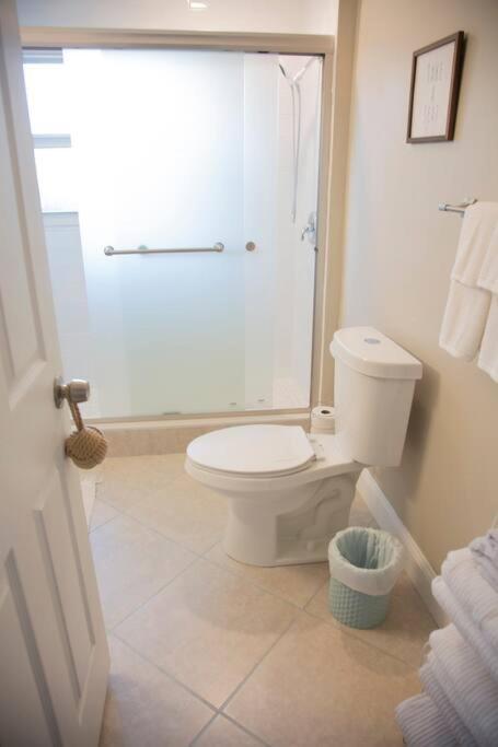 Two Bedroom Ranch With Private Deck Close To Beach Lake Worth Beach Dış mekan fotoğraf