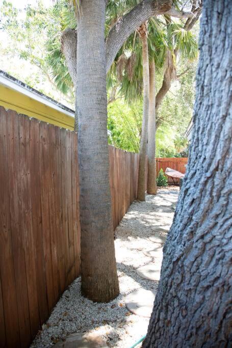 Two Bedroom Ranch With Private Deck Close To Beach Lake Worth Beach Dış mekan fotoğraf