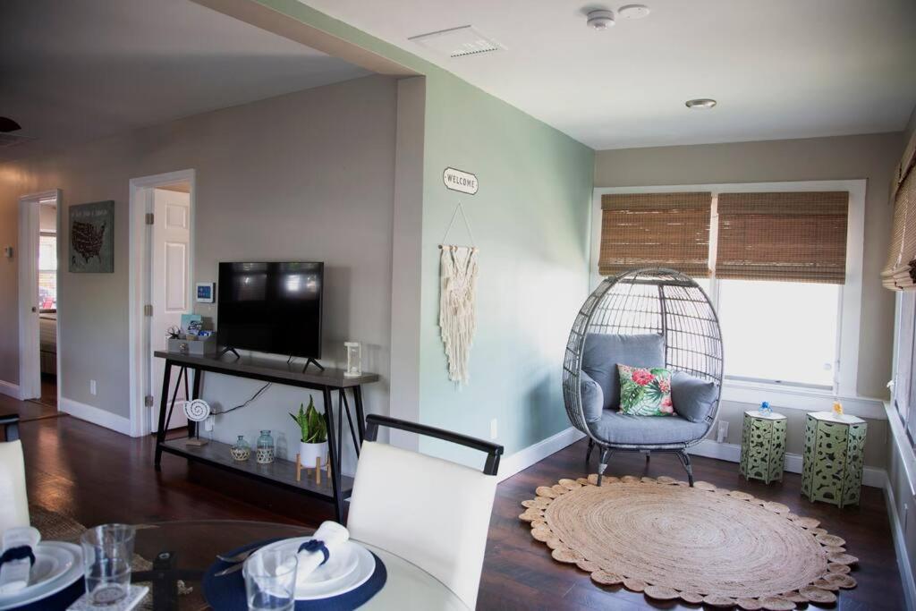 Two Bedroom Ranch With Private Deck Close To Beach Lake Worth Beach Dış mekan fotoğraf